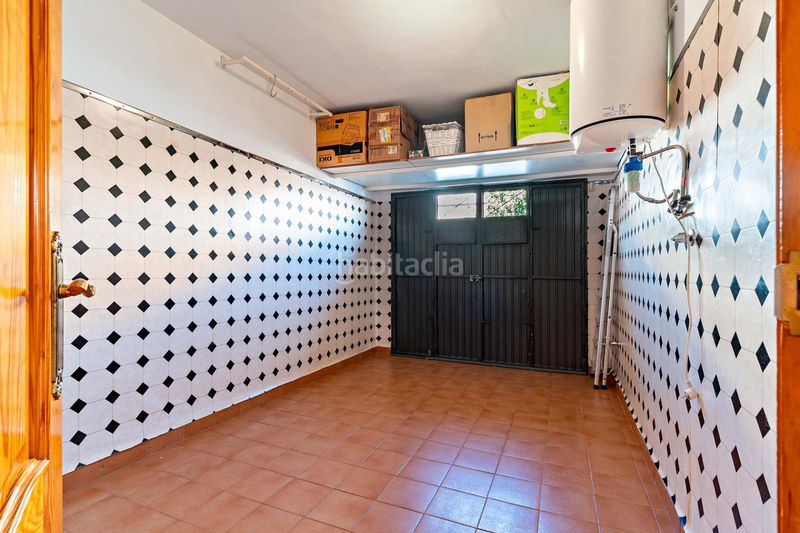 Foto 7022333a-b241-4177-8757-6b311b2d99a4. Casa amb aparcament a Pabellón - Estación - El Corte Inglés Ejido (El)