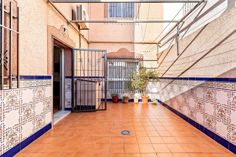 Foto cefa5874-779f-4154-a762-6806d695381e. Casa amb aparcament a Pabellón - Estación - El Corte Inglés Ejido (El)