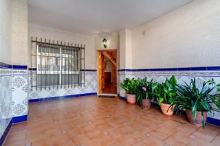 Maison à Pabellón - Estación - El Corte Inglés. Casa en la zona del corte inglés y con garaje para dos vehiculos