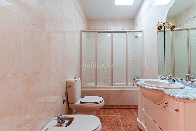 Foto f55fb9f2-69dd-4a30-8350-5fdc9c935a5a. Casa amb aparcament a Pabellón - Estación - El Corte Inglés Ejido (El)