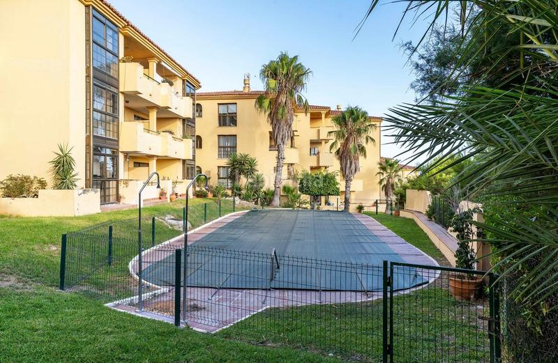 Foto 986a7500-56ab-4cc6-8dea-409f722b2c00. Etagenwohnung mit heizung parking pool in Almerimar Ejido (El)