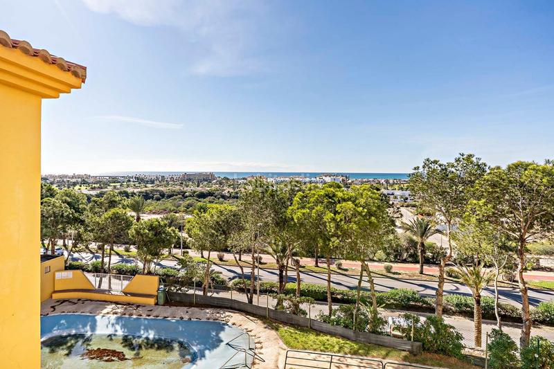 Foto be8b0a9a-c683-401f-b935-2f808a82289d. Etagenwohnung mit heizung parking pool in Almerimar Ejido (El)