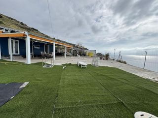 Casa a Adra. Disfruta con vistas al mar  en un terreno pensado para disfrutar