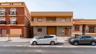 Casa en Balanegra. Vivienda sobre almacén con sótano y terraza en balanegra