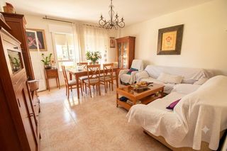 Etagenwohnung in Ejido centro. Amplio piso de 4 dormitorios en el ejido