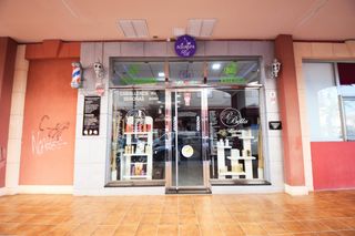 Lloguer Local Comercial a Almerimar. Se alquila local comercial en el centro de almerimar