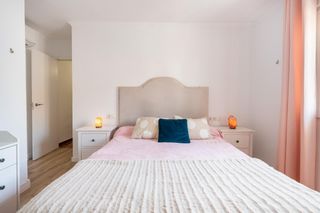 Piso  Avenida de largo caballero. Amplia vivienda con plaza de garaje y excelente distribución