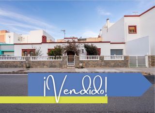 Chalet in Calle salmonete el 21. Chalet en cabo de gata playa