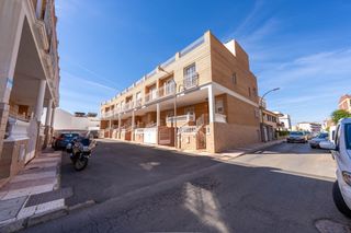 Casa adosada  Calle calle nuevo méjico 10. Adosado en aguadulce