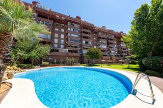 Lloguer Àtic  Calle garcía de villarroel. Alquiler de atico de 3 dorm. 2 baños, 2 terrazas, garaje,  pisci