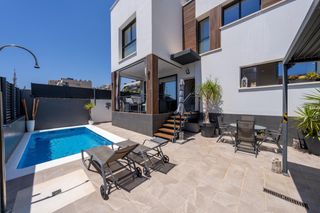 Xalet a Los Molinos - Villa Blanca. Espectacular chalet de diseño con piscina privada en villablanca