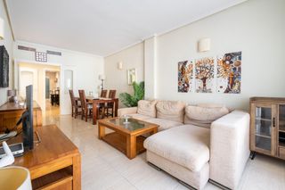 Piso  Camino de las torres 88. Piso de 2 dormitorios y 2 baños con garaje y piscina al lado de