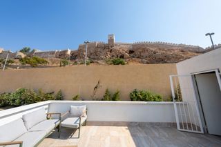 Casa a Centro. Venta de vivienda independiente, en casco histórico de almería,