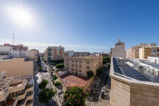 Appartamento  Calle javier sanz. Vivienda con vistas espectaculares en el centro de almería