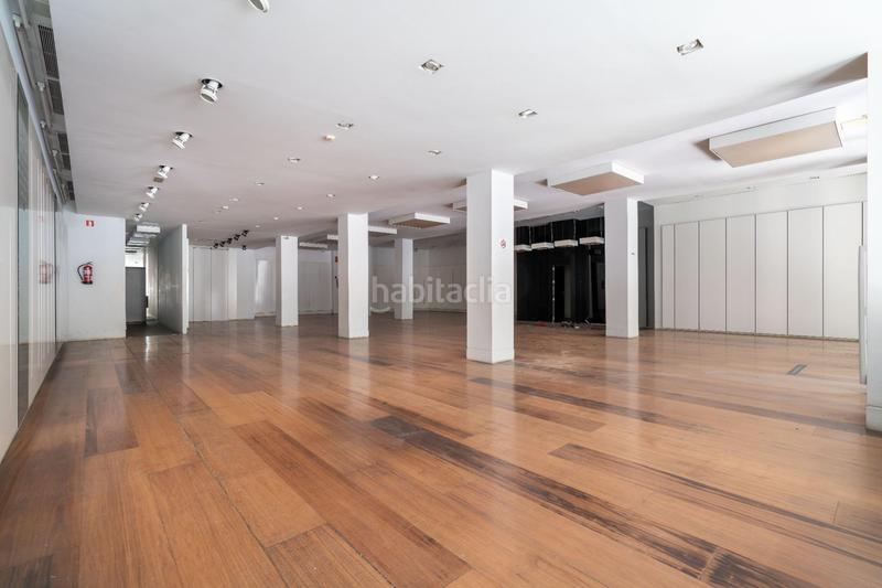 Foto 12fedc87-bcab-434e-837e-ff54ebaf3405. Affitto locale commerciale in paseo de Almería 57 in Almería