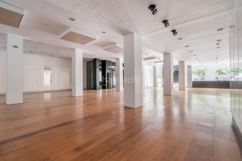 Foto c5768902-3ff5-4767-bd36-82312bd88672. Affitto locale commerciale in paseo de Almería 57 in Almería