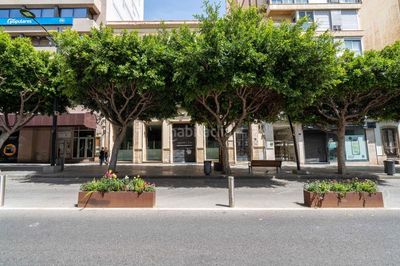 Foto 6da02430-42c9-4d58-b34a-df3cfd9a71d5. Lloguer local comercial a paseo de Almería 57 a Centro Almería