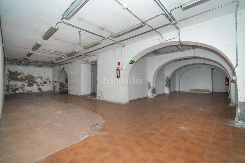 Foto 924db8b6-4a0a-4277-8df5-8710adb61540. Lloguer local comercial a paseo de Almería 57 a Centro Almería