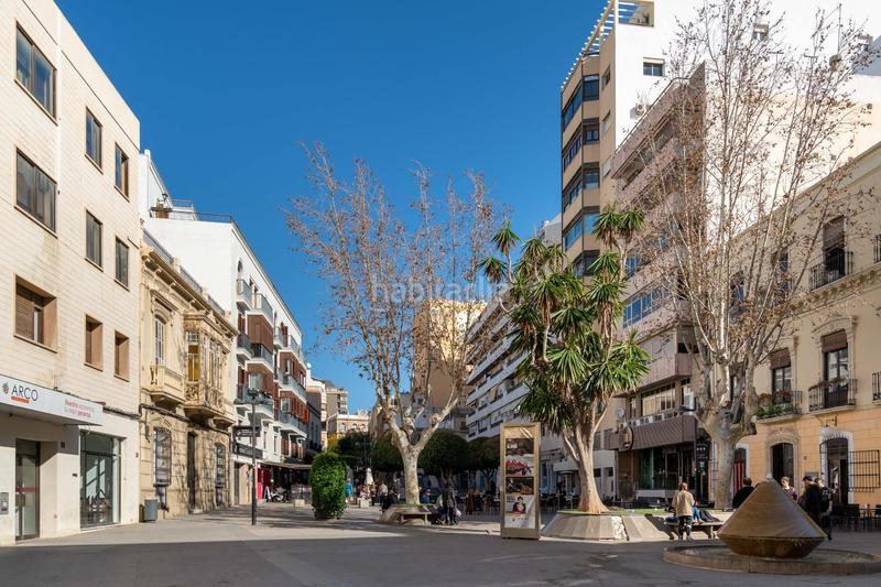 Foto f99d44a9-6051-49ec-9d7f-a0964b068012. Lloguer local comercial a paseo de Almería 57 a Centro Almería