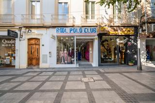 Local Comercial a Calle Calle Reyes Católicos 12