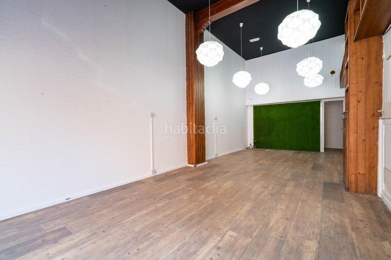 Foto 6f37f89e-9bc1-47c8-a111-86c9e876cb12. Lloguer local comercial a calle hermanos pinzón 17 a Almería