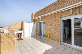 tic  Real (caada). tico en el centro de la caada, con esplndida terraza, uso y d