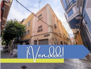 Edificio in Calle la union 5. Edificio con tres viviendas, terraza y garaje en pleno centro de