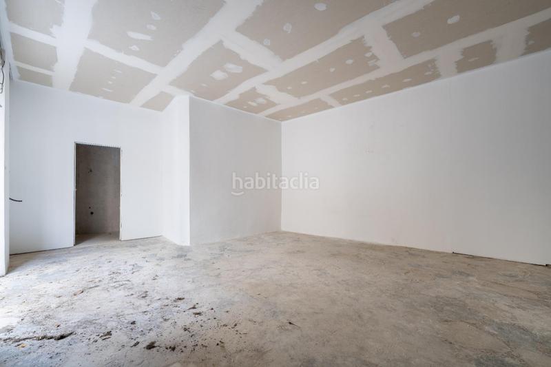 Foto df33445b-c66e-4ccb-9b24-6152cff527a8. Alquiler local comercial en calle dr leal ibarra 1 se alquila local comercial en pleno Centro en Almería