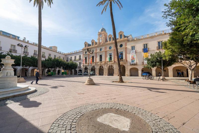Foto 510c8568-5d21-4de6-97cb-2b288dfa52b0. Lloguer local comercial a calle dr leal ibarra 1 a Almería