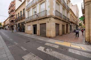 Lloguer Local Comercial a Calle dr leal ibarra 1. Se alquila local comercial en pleno centro de almería