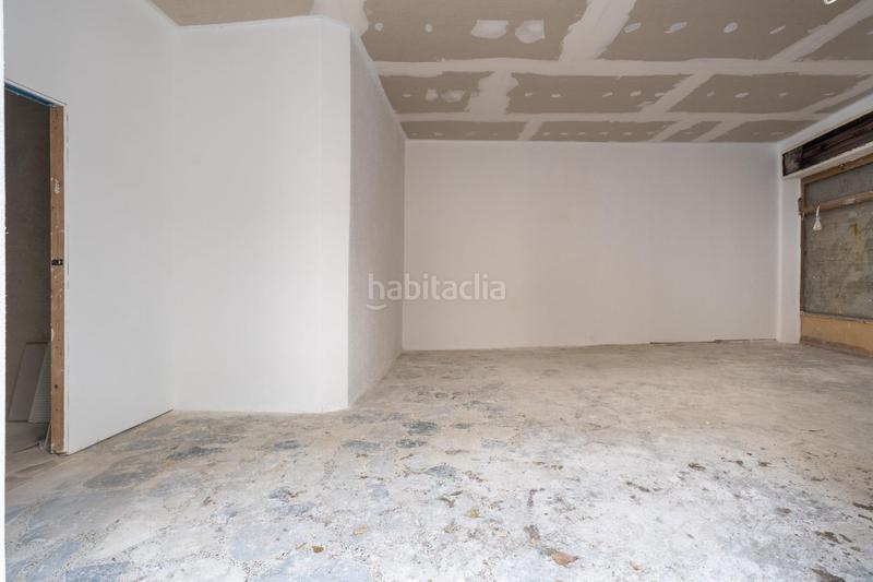 Foto ba84e208-6bb6-41d2-a6af-2e8ea6ff3635. Lloguer local comercial a calle dr leal ibarra 1 a Almería