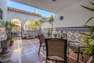 Casa adossada en Calle calle de acanto 12. Vive la tranquilidad junto al parque de las familias, a solo cin