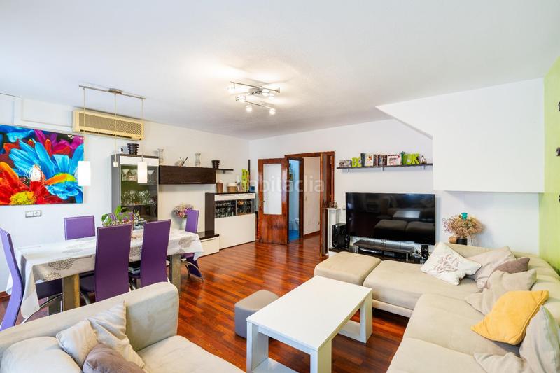 Foto 46b3431e-5c14-4cd1-8d7b-e2481477e9a7. Piso a la venta piso duplex en avda. carlos iii en Roquetas de Mar