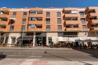 Miete Etagenwohnung  Calle de felipe ii 80. Amplio piso de alquiler en almería  zona alcampo