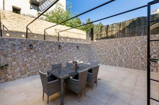 Haus  Calle de castello branco 7. Buscas un hogar con espacio, tranquilidad y todas las comodidade