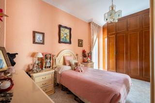 Pis a Trajano 9. Vivienda en el centro de almería para reformar.