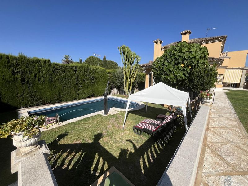 Foto e1e54d1f-82c0-4a80-a6de-1f5a1ac8040e. Xalet amb aparcament piscina a El Altillo Jerez de la Frontera