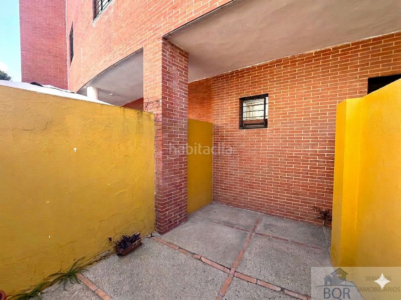 Foto c2e2dd06-55cd-4803-afaa-9acb7d6e6e14. Dúplex amb aparcament a Parque Avenida Jerez de la Frontera