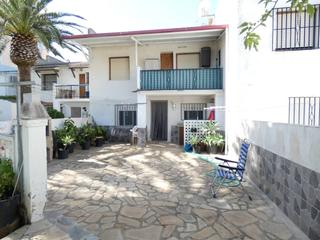 Appartement  Papa luna, edif. caspe,. Vivienda en planta baja con  jardin de 80m2.