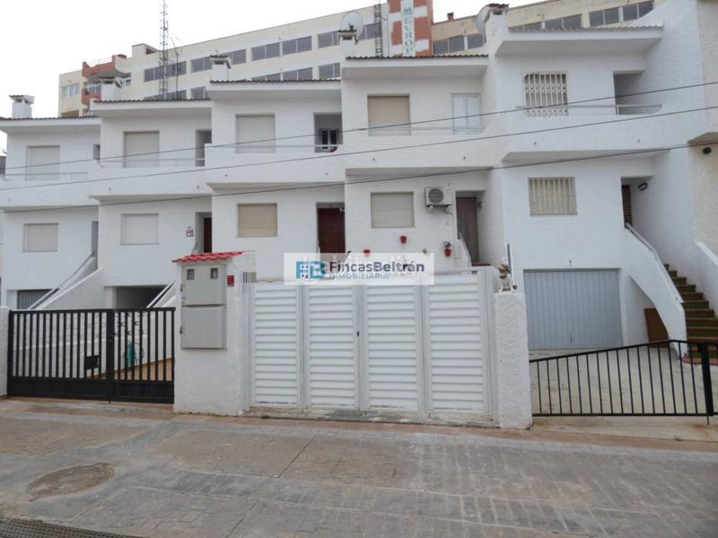Foto 81db39b9-f72e-4d67-b6bd-b16d60a0fb00. Casa adossada amb aparcament a Playa Norte Peñíscola