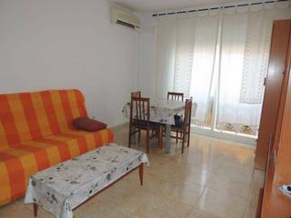 Studio à Papa Luna - Platja del Gurugú. Estudio amueblado con parking y piscina comunitaria.