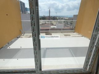 Apartament  Calle sant blas. Atico de 2 dormitorios con parking a estrenar