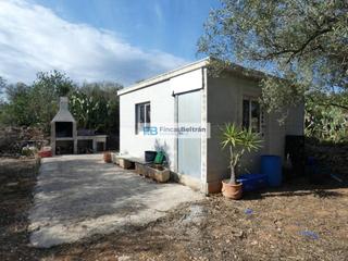 Finca rústica  15. Finca rústica con caseta de 20m2