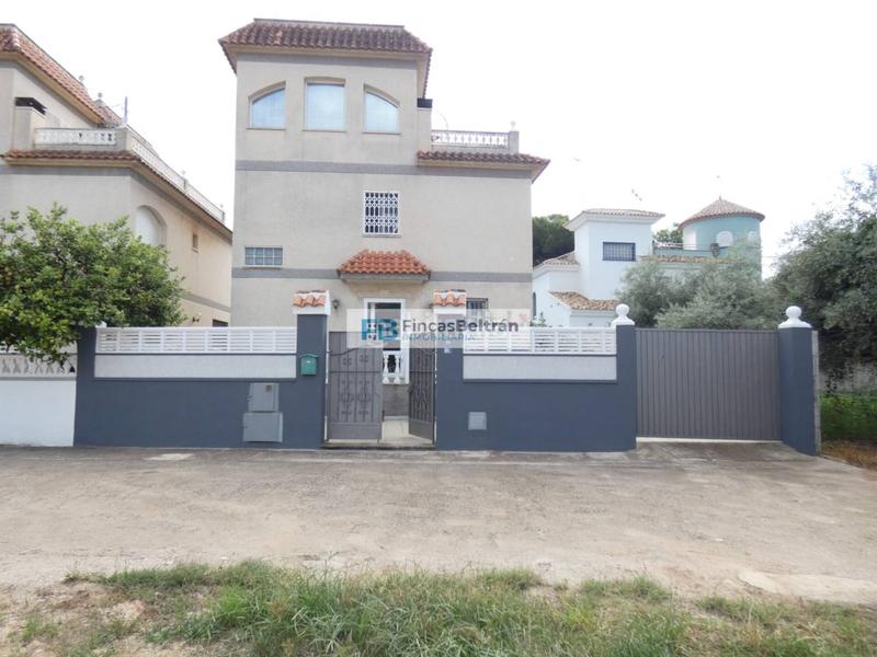 Foto 8867a5e4-16ce-4534-9bf5-2e3121c2f4de. Chalet avec parking dans Papa Luna - Platja del Gurugú Benicarló