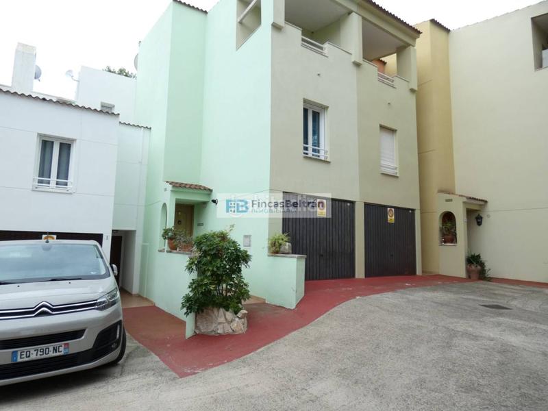 Foto 46cda08a-c54a-401e-88cb-ee96b05715a9. Casa adossada amb calefacció aparcament piscina a Peñíscola