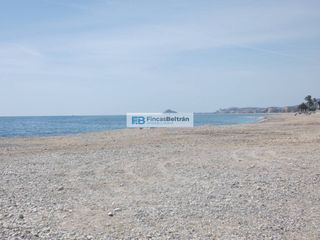 Apartament  Calle partida solaes. Magnífica vivienda con jardín privado frontal al mar