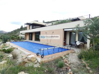 Chalet  Calle poligono 22 parcela 58. Magnífico chalet de diseño en finca rústica de 20.000m2