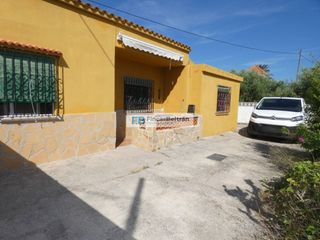 Country house  Poligono partida sanadorli. Finca rústica con vivienda y almacén