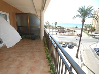 Apartament a Playa Norte. Apartamento junto a la playa