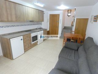 Piccolo appartamento  Calle pou. Apartamento tipo dúplex de 1 dormitorio y parking.